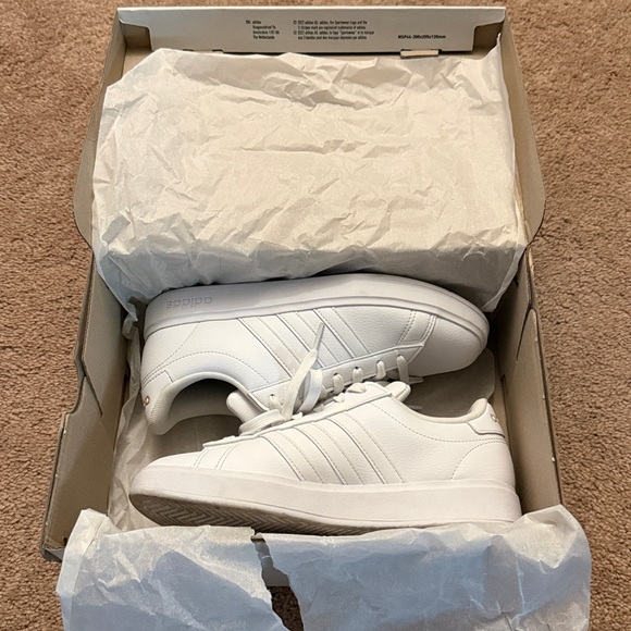 Adidas Women’s Grand Court 2.0 white Sneakers Size 7 - Picture 10 of 11